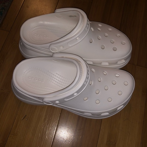 Crocs Classic Bae Clog Platform Like New - Picture 4 of 6